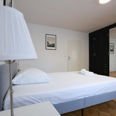 Retro Apartment In The City Center. Виена Екстериор снимка