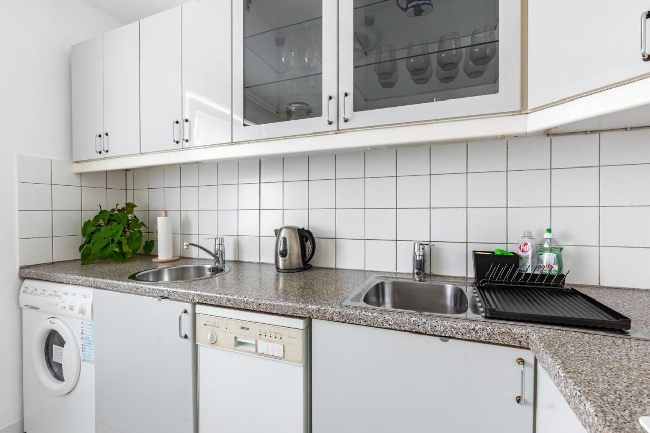 Retro Apartment In The City Center. Виена Екстериор снимка