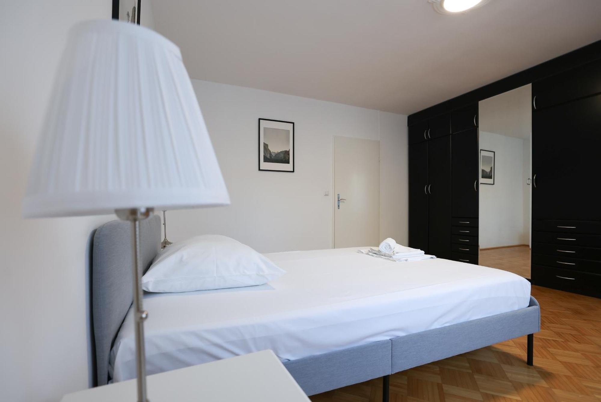 Retro Apartment In The City Center. Виена Екстериор снимка